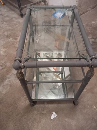 Mesa de TV con ruedas