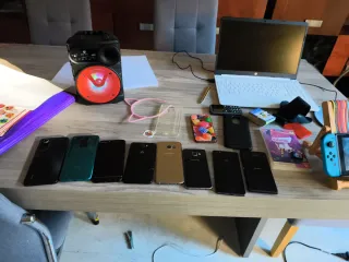 Móviles y fundas varios colores