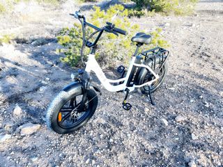 Bicicleta Eléctrica Blanca