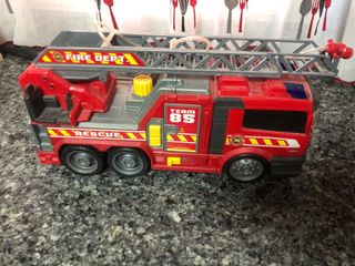 Camión de bomberos y ambulancia