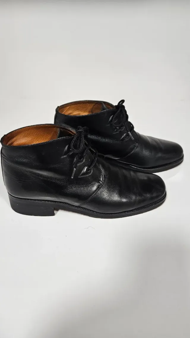 Stivaletti in pelle neri