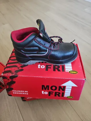 Bota de seguridad Tredsafe negra y roja