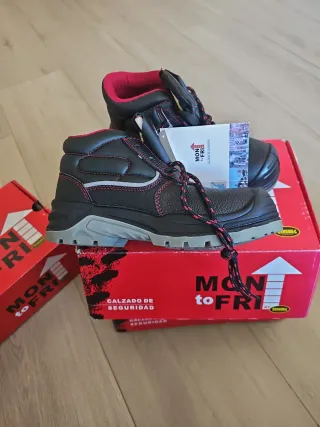 Bota de seguridad Tredsafe negra y roja