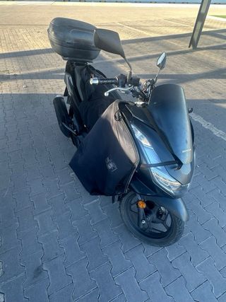 Honda PCX 125 – Año 2023 – 40.000 km – Manta Tucan