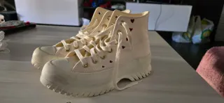 Converse All Star Blancas Corazones Rojos