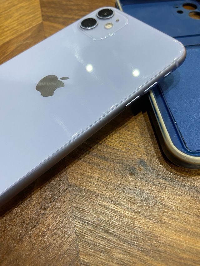 iPhone 11 Viola
