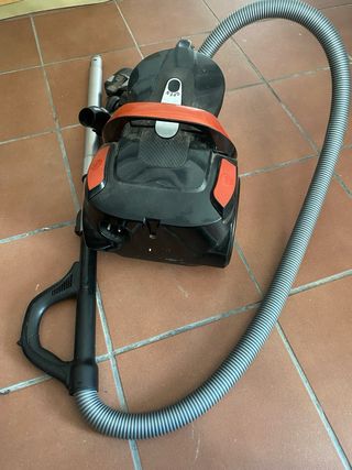 Aspirador Rowenta Naranja y Negro