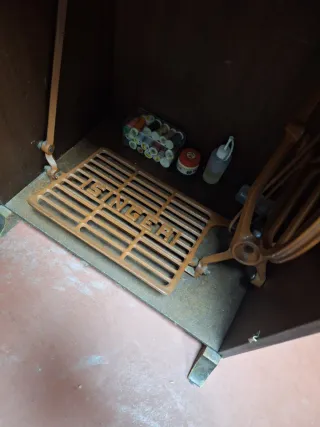 Máquina de coser Singer antigua