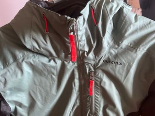 Abrigo Montaña Quechua NH500 Negro/Verde