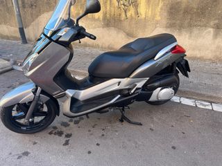 Yamaha Xmax 250