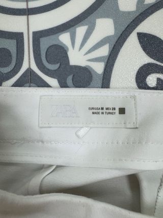 Pantalones con abertura en el bajo Zara Mujer