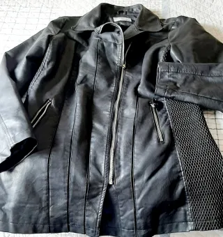 Cazadora efecto piel marrón