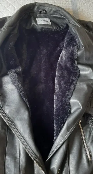 Cazadora efecto piel marrón