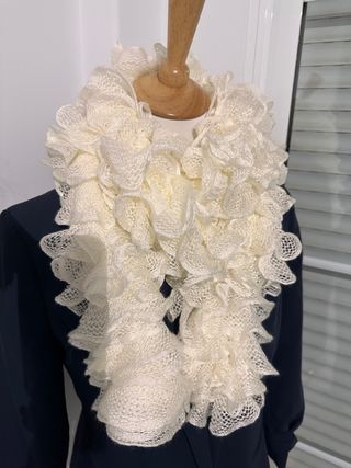 Cárdigan beige de punto calado