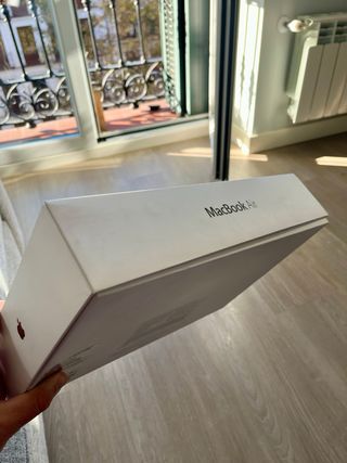 Caja original MacBook Air 11 pulgadas.