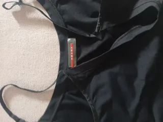 Top Prada Negro con Cremallera