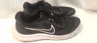 Zapatillas Nike Talla 36.5 Negras y Blancas