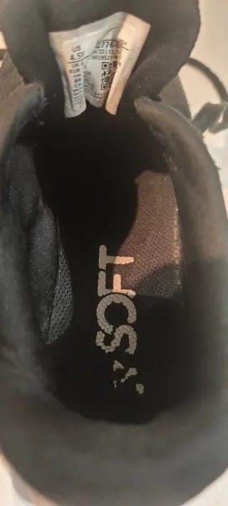 Zapatillas Nike Talla 36.5 Negras y Blancas