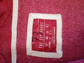 Sudadera con capucha rosa y roja