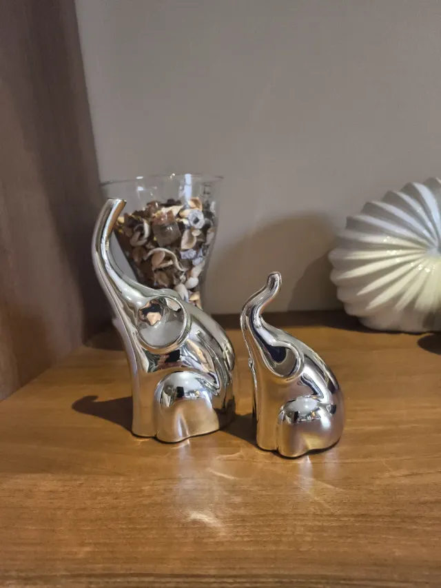 Conjunto 2 elefantes decorativos