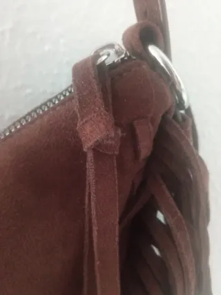 Bolso de ante con flecos