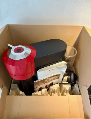 Cafetera Nespresso Vertuo Next Roja