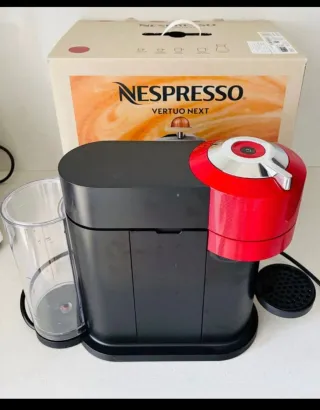 Cafetera Nespresso Vertuo Next Roja