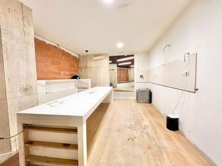 Local comercial en venta en Sant Josep en Hospitalet de Llobregat, L´