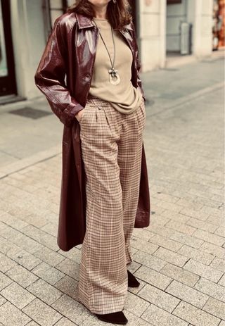 Gabardina vinilo Pull&Bear marrón