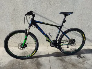 Bicicleta GT Avalanche 27,5