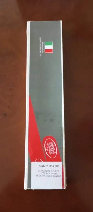 Cerradura golpe y llave con bombín