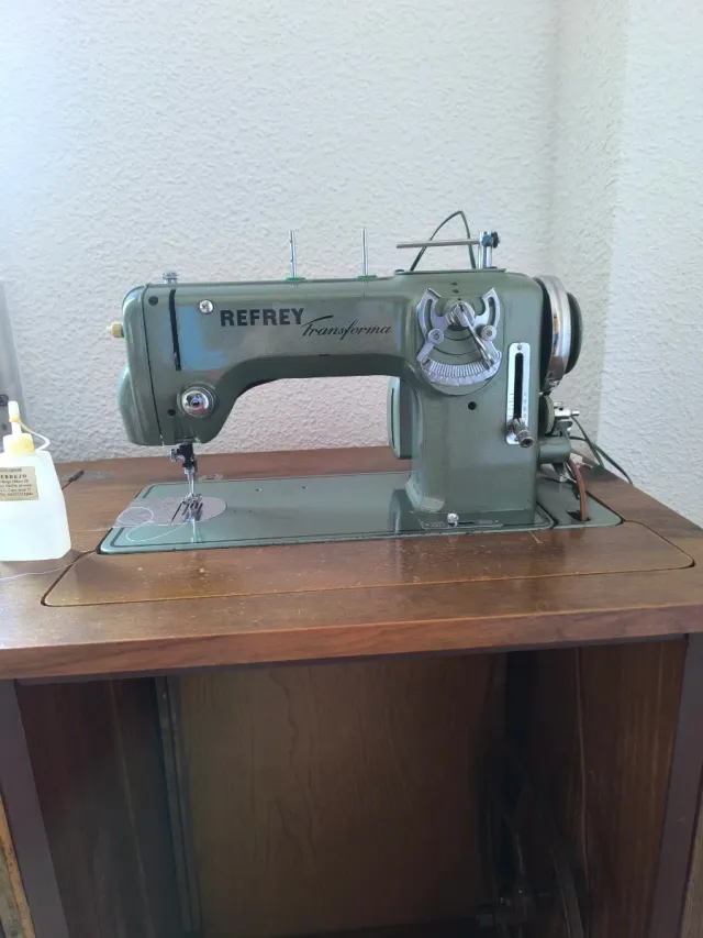 Máquina de costura automática Refrey