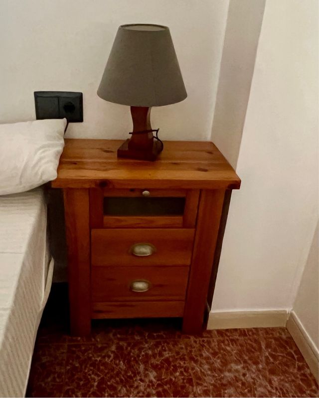 Mesita de noche madera mexicana