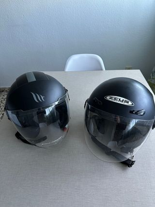 2 Cascos de Moto Negros