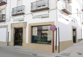 Local comercial en venta en Baeza