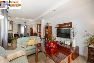Chalet en venta en Pajaritos - Plaza de Toros en Granada