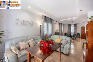 Chalet en venta en Pajaritos - Plaza de Toros en Granada