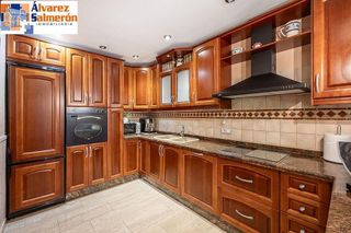 Chalet en venta en Pajaritos - Plaza de Toros en Granada