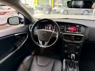 Volvo V40 2018