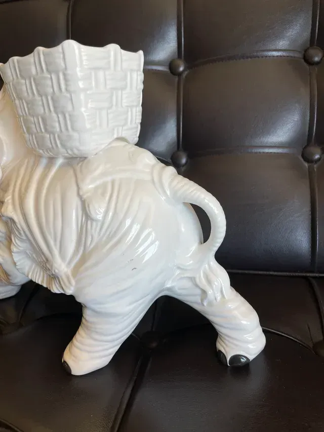 Elefante in Ceramica Bianca Vintage Italia 1970