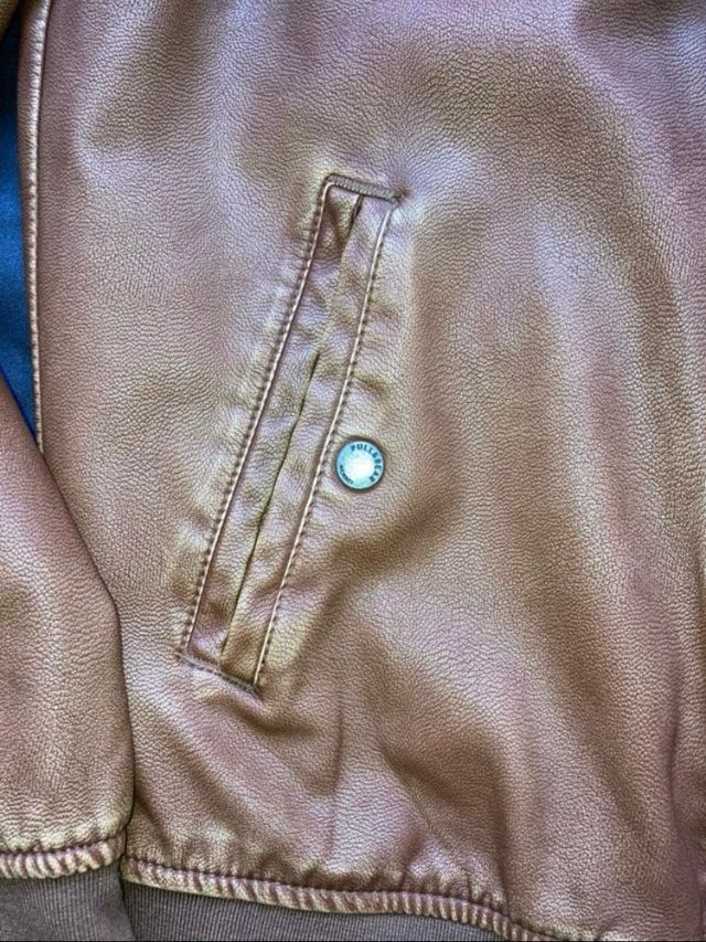 Chaqueta marrón de piel sintética T.M P&B