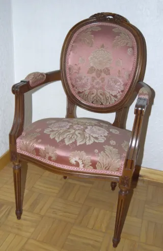 Butacas (2) clásicas tapizadas