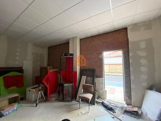 Local comercial en venta en Trobajo del Camino en San Andrés del Rabanedo