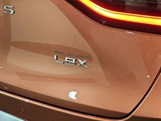 Lexus LBX 1.5 136cv HEV Elegant+ Black