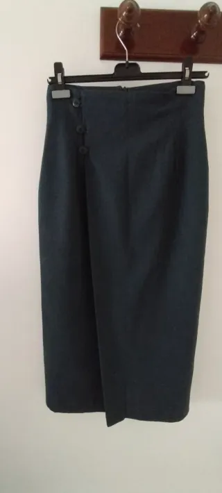 Falda larga Azul de Lana y Viscosa Talle Alto.