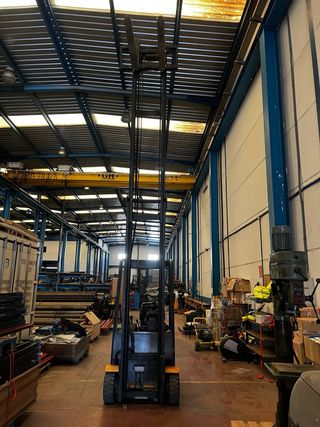 CARRETILLA ELEVADORA JUNGHENRICH 5,4 MTS ALTURA