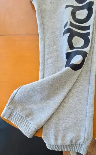 Pantalón Adidas talla L
