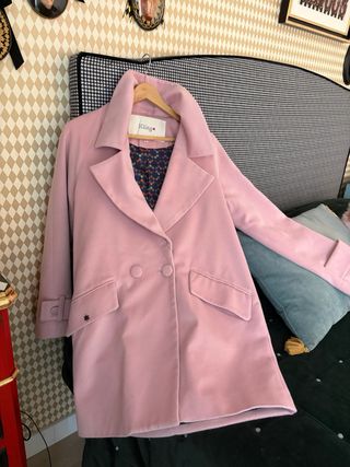Abrigo rosa estilo vintage