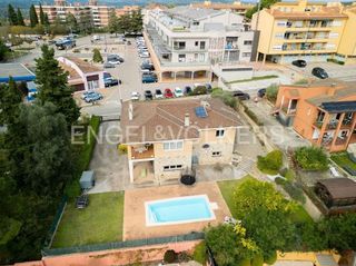 Casa en venta en Montjuïc en Girona