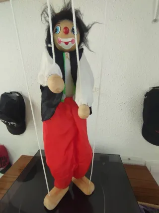Marioneta de payaso de madera